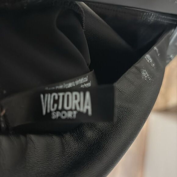 Victoria Sport faux leather leggings SZ medium. Super flattering and comfy! - Picture 6 of 7